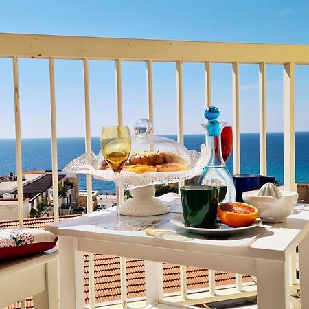 Attico Cerasella Con Incredibile Vista Mare In Pieno Centro E Posto Auto Lägenhet Alghero Exteriör bild
